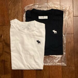 New in package boys Abercrombie t-shirts